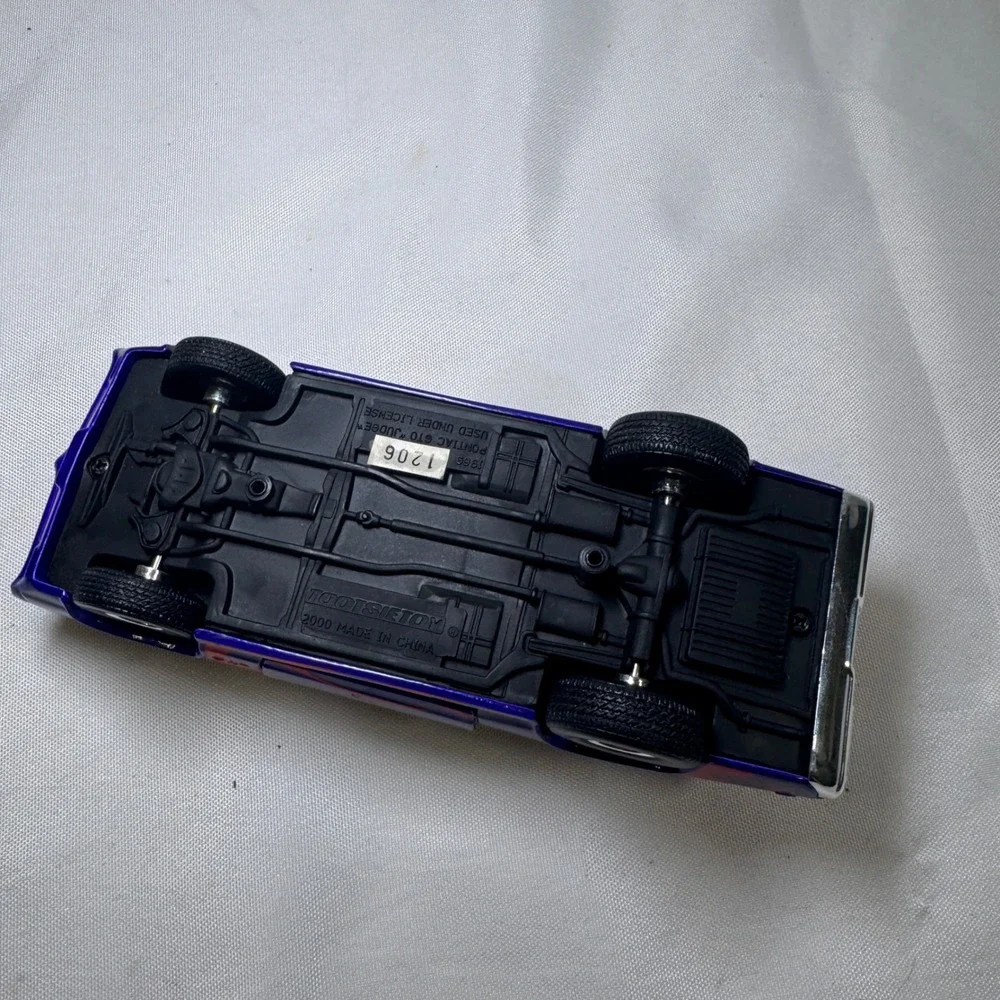 Tootsietoy 2000 Purple 1969 Pontiac GTO Judge Diecast 370 HP 6 Inch Muscle Car